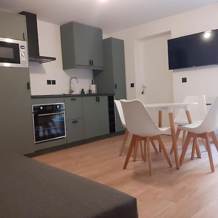 Saint-Germain-En-Laye: Grand Studio En Centre Ville A 2 Minutes Du Rer 외부 사진